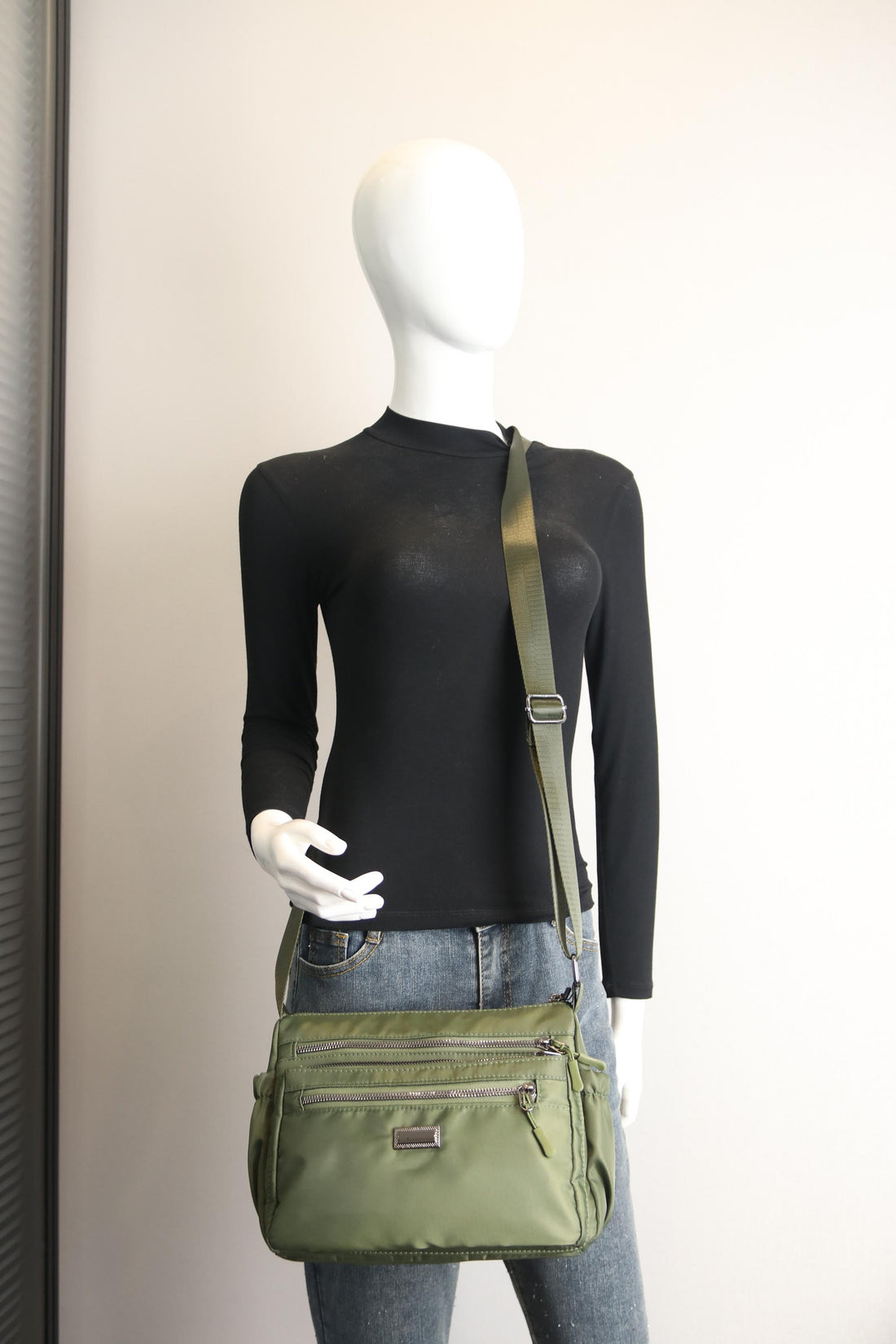 Crossbody C2381