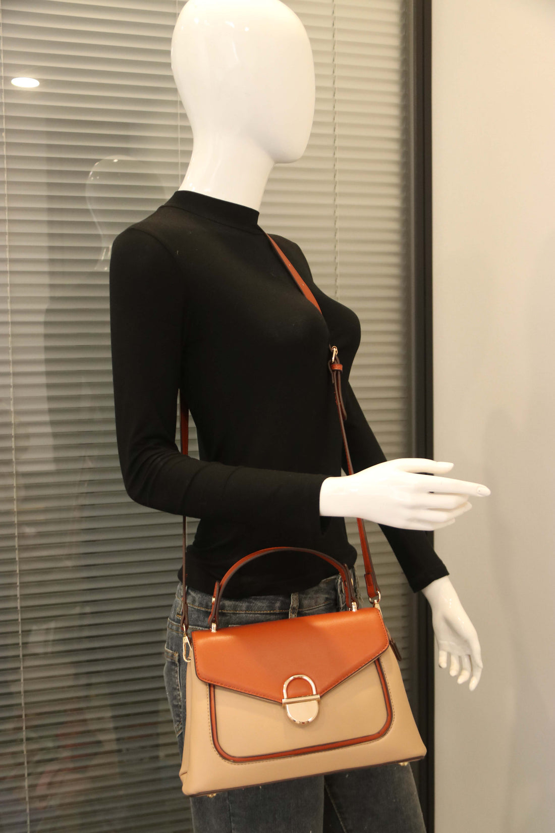 Crossbody C2465
