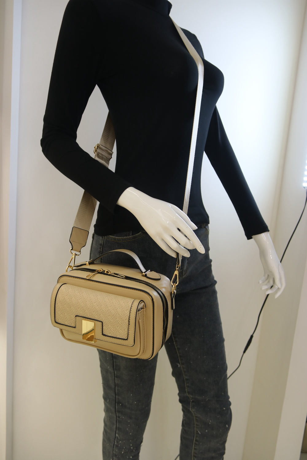 Crossbody C2050